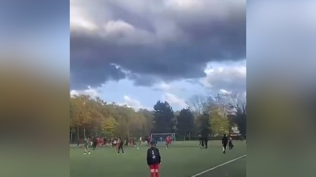 Trappes : bagarre entre supporters et joueurs au coup de sifflet final d'un match de foot U20