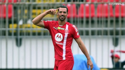 Jogador esfaqueado em Itália livre de perigo