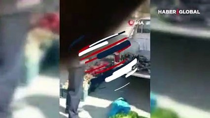Zabıtadan seyyar satıcıya tokat! İşte o anlar