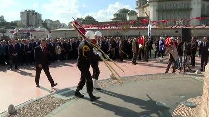 TAKSİM'DE 29 EKİM TÖRENİ