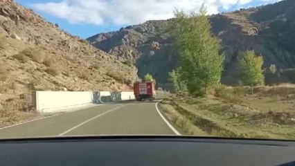 Sivas Valisi Şimşek, trafo patlamasında yaralanan işçileri ziyaret etti