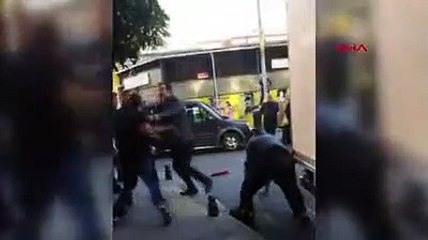 Kavgayı ayıran zabıtalar ara dayağı yedi