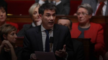 Olivier Faure estime qu'Emmanuel Macron "propage des mensonges"