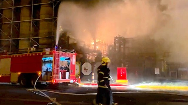 Oil Refinery Fire in Kaohsiung Stokes Anger Over Relocation - TaiwanPlus News