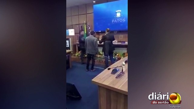 Vereadores de Patos discutem feio em sessão ordinária e quase entram em vias de fato