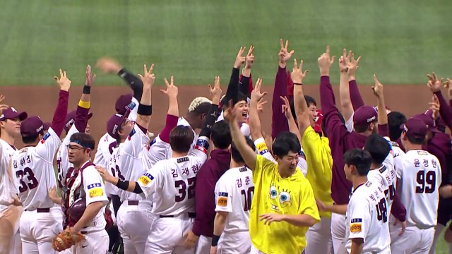 '푸이그 1홈런 2타점' 키움, LG 꺾고 한국시리즈 진출 / YTN