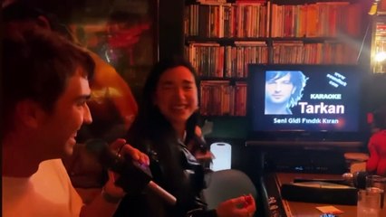 Dua Lipa, Tarkan şarkısı söyledi