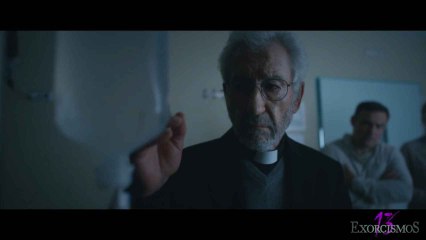 Tráiler oficial de '13 exorcismos'.