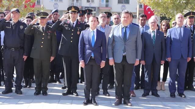 29 Ekim Cumhuriyet Bayramı - 300 kişilik zeybek ekibi gösteri gerçekleştirdi