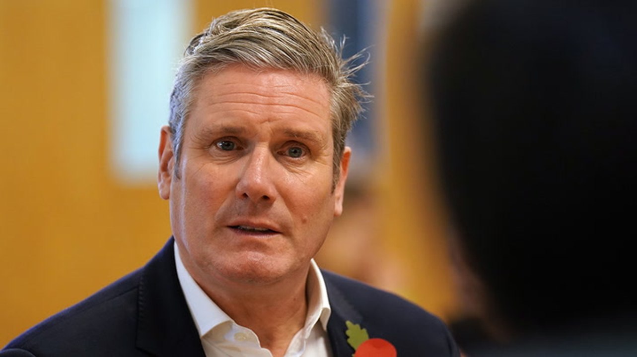 Rishi Sunak needs to stop being ‘weak’ and show leadership by attending Cop27, Keir Starmer says