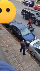 Un cycliste se prend une portière de voiture au Québec... douloureux