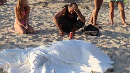 Denize soktuğu eşeği boğulunca dünyası başına yıkıldı! Çevredeki turistler teselli etti