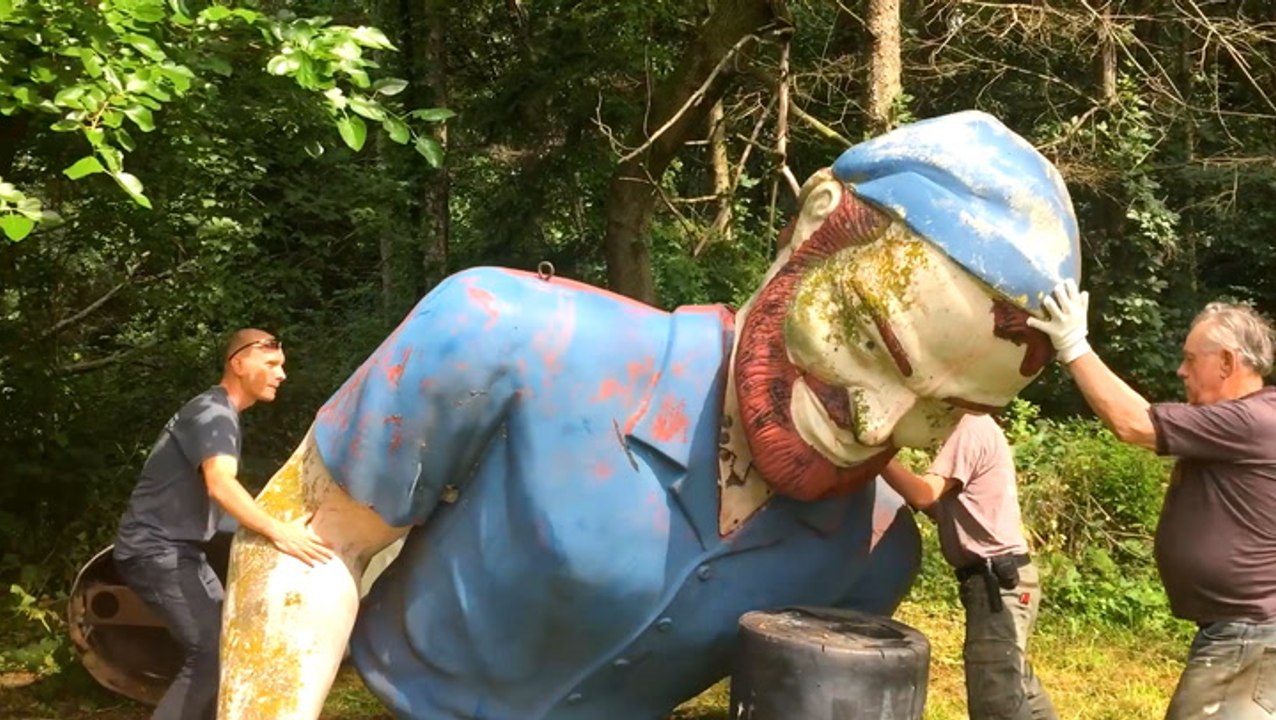 How a deteriorating Paul Bunyan giant is restored