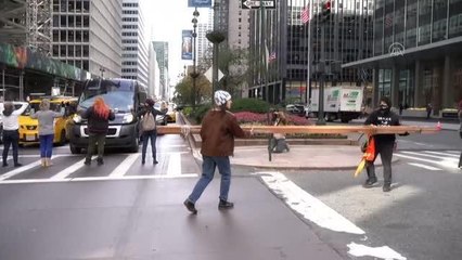 ABD'de iklim aktivistleri Park Avenue'yu trafiğe kapattı