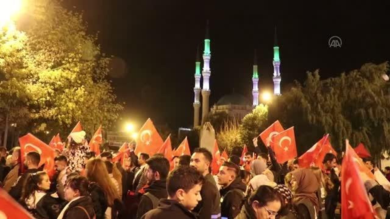 Cumhuriyetin 99. yılı nedeniyle fener alayı düzenlendi