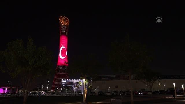 Katar'daki sembol binalar Cumhuriyet Bayramı münasebetiyle Türk bayrağıyla aydınlatıldı