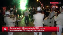 Cumhuriyetin 99'uncu yılında 1000 metre uzunluğundaki Türk bayrağıyla yürüdüler