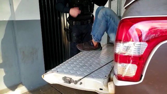 Homem confunde trabalho de promotor e o agride em supermercado