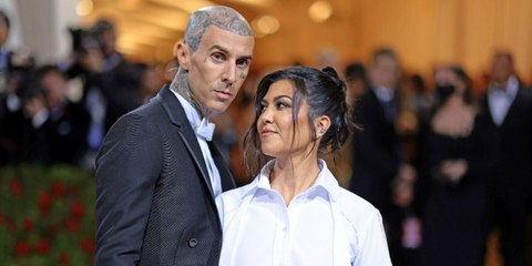Kourtney Kardashian Was "Black-Out Drunk" During Her Vegas Wedding to Travis Barker