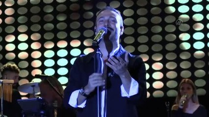 Şarkıcı Oğuzhan Koç Kahramanmaraş'ta konser verdi