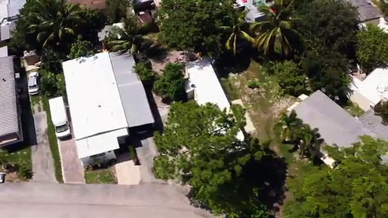 Surviving Jeffrey Epstein - Se1 - Ep01 - Lured HD Watch HD Deutsch