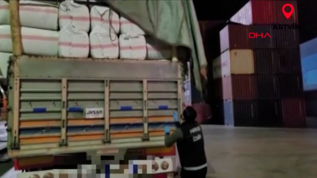 İzmir'de yüklü miktarda uyuşturucu ele geçirildi