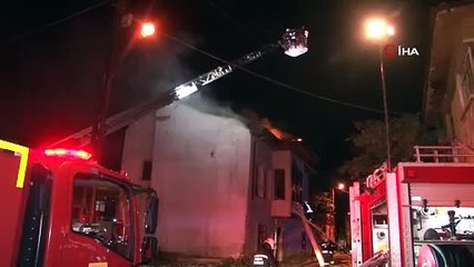 Konya’da tarihi bina alev alev yandı