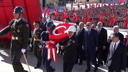 Devlet erkanı Anıtkabir'i ziyaret etti