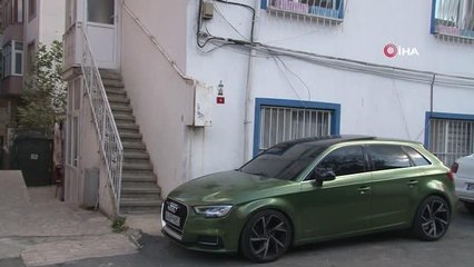 Şarkıcı ve sosyal medya fenomenin aracına silahlı saldırı kamerada