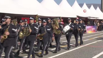Cumhuriyet Bayramı İzmir'de coşkuyla kutlandı