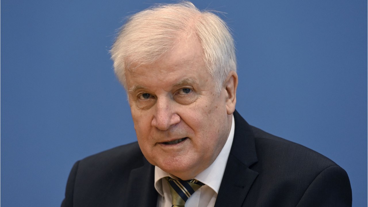 Horst Seehofers jüngste Tochter begeistert auf dem Eis!