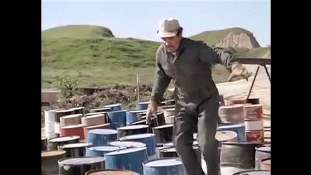Tremors 2 : Les Dents de la Terre Bande-annonce (RU)