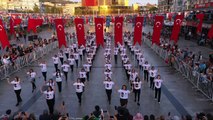 Aydın'da 99 kadın zeybek oynayarak Cumhuriyet Bayramı’nı kutladı