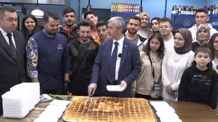 GAZİANTEP - 11 metrelik katmer, 12 metrelik de peynir kebabı yapıldı