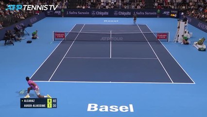 Bâle - Inarrêtable, Auger-Aliassime éteint Alcaraz