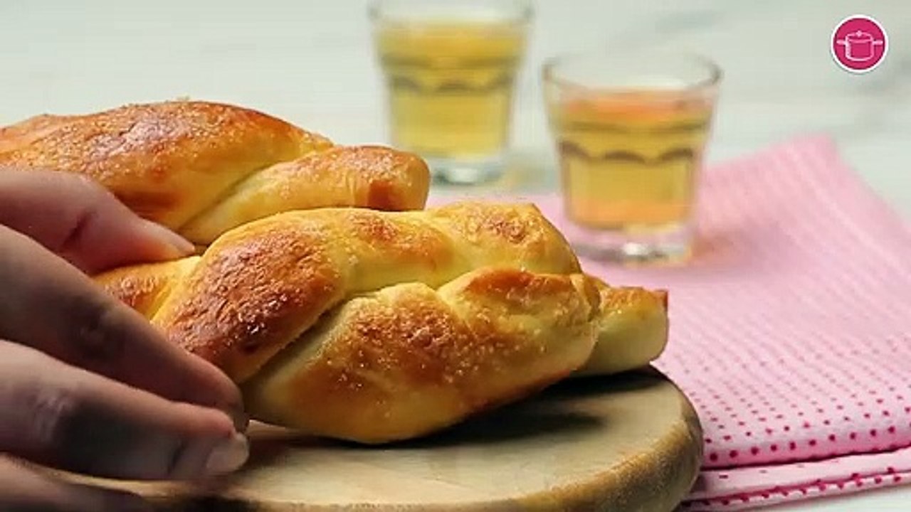 بالفيديو، حلى لفة الخميرة الهشة