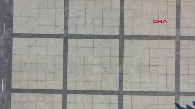 ATATÜRK İMZASI VE TÜRKİYE HARİTASI OLUŞTURAN BİN 380 KİŞİ BİRLİKTE ZEYBEK OYNADI