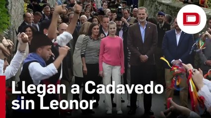 La familia real llega al pueblo ejemplar sin la infanta por una indisposición