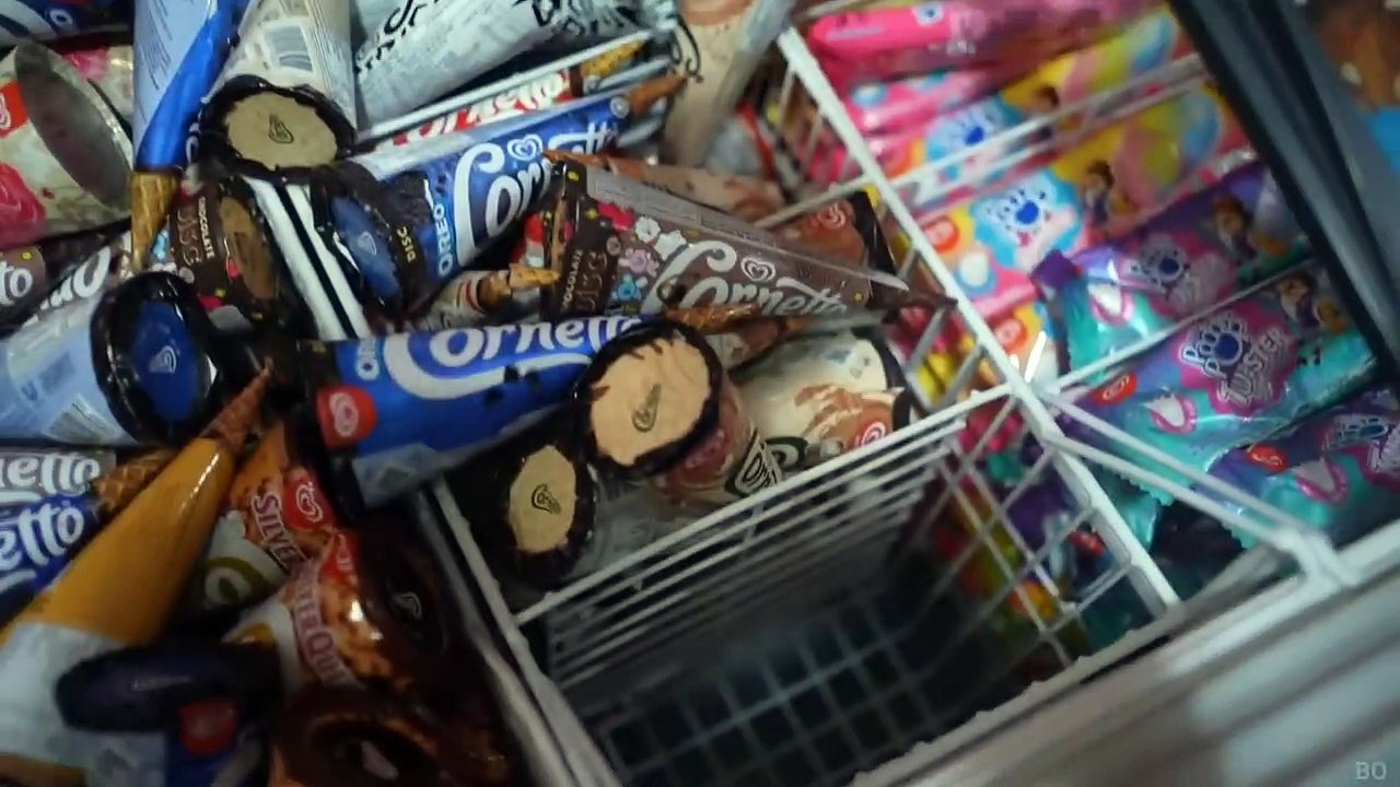 BIAN REBUTAN ES KRIM KOTAK VIRAL DITIKTOK, SAMPE NANGIS KEJER! _ Mikael TubeHD