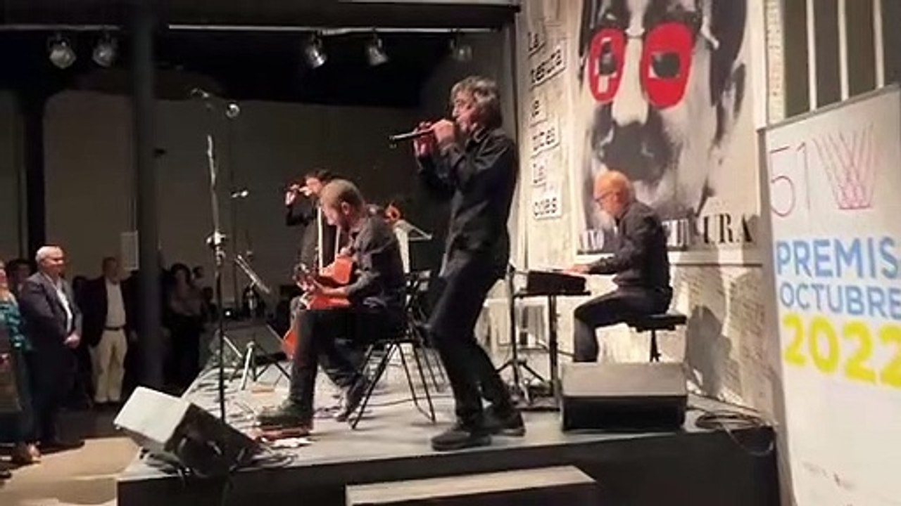 Borja Penalba interpreta la Muixeranga