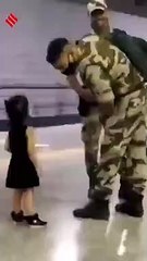 Watch： This Little Girl what doing
