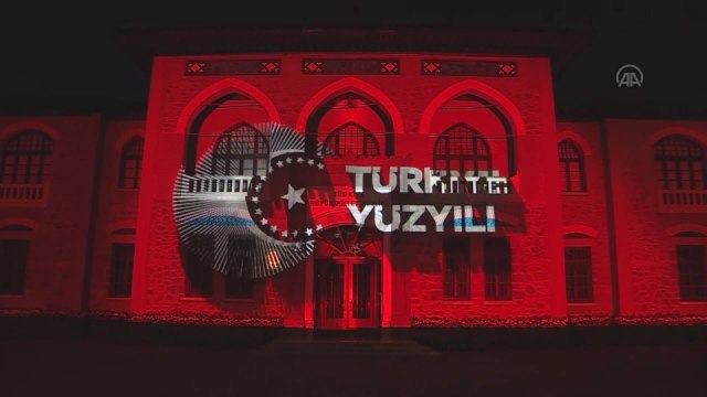 Başkentin tarihi yapılarında Cumhuriyet Bayramı'na özel görsel şölen