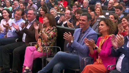 Felipe González lamenta la ausencia de Guerra al conmemorar la victoria de 1982