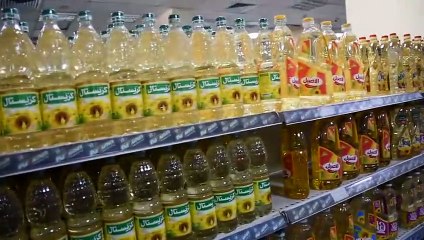 محافظ أسوان يفاجئ عددا من المخابز والمجمعات الاستهلاكية بزيارة تفقدية