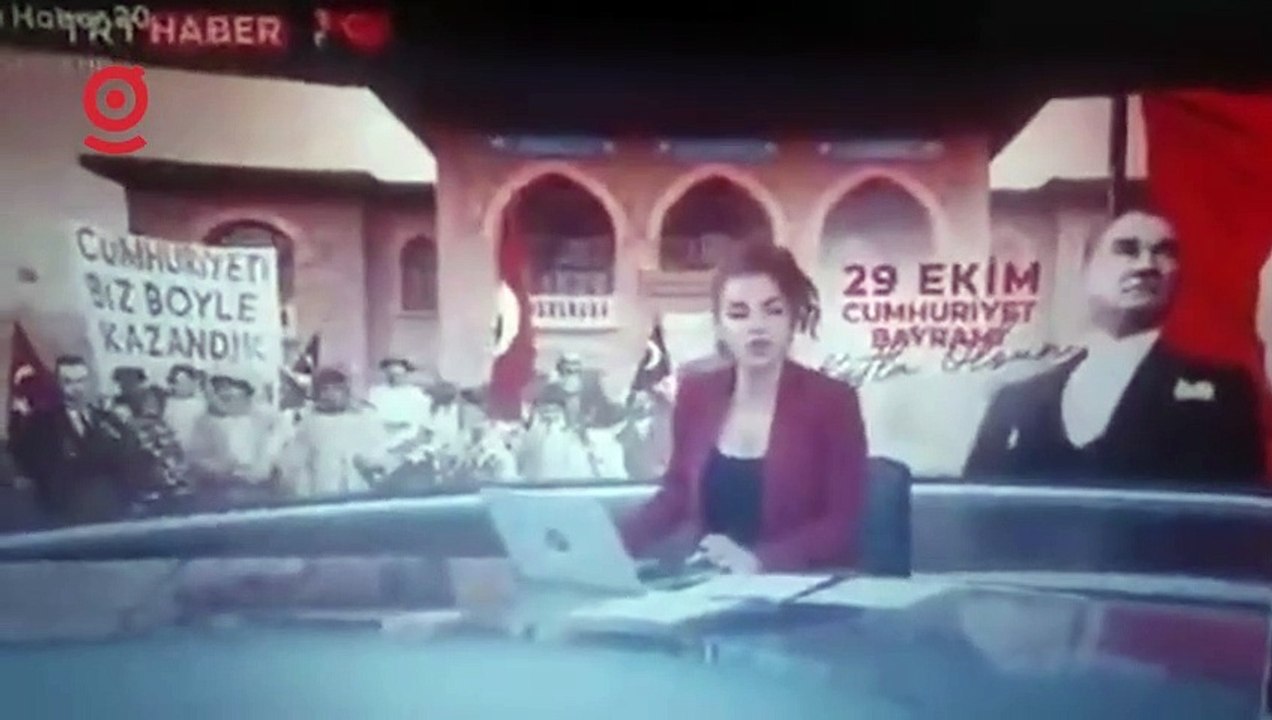 TRT Haber ekranlarında bir garip 29 Ekim mesajı: 'Ümmet olmaktan çıkartıp..'