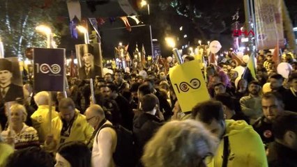 SPOR Fenerbahçe camiası, Cumhuriyet'in 99'uncu yılı için yürüdü