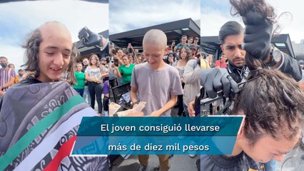 Joven de mata larga se deja rapar para ayudar a su mamá