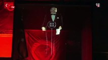 Cumhuriyetimizin kurucusu Gazi Mustafa Kemal Atatürk’ün Nutuk’unu hologram yöntemiyle okuduğu anlar.