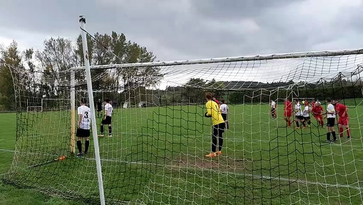 L'OCCASION DE JÉRÔME MAZARD SUR CORNER FACE AU FC PLATEAU ARDECHOIS
