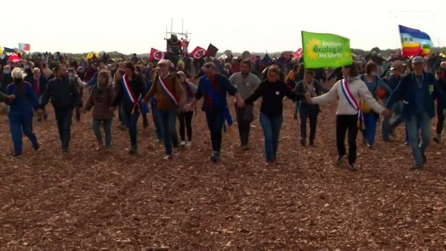 France : encore 2 000 personnes rassemblées contre la bassine à Sainte-Soline
